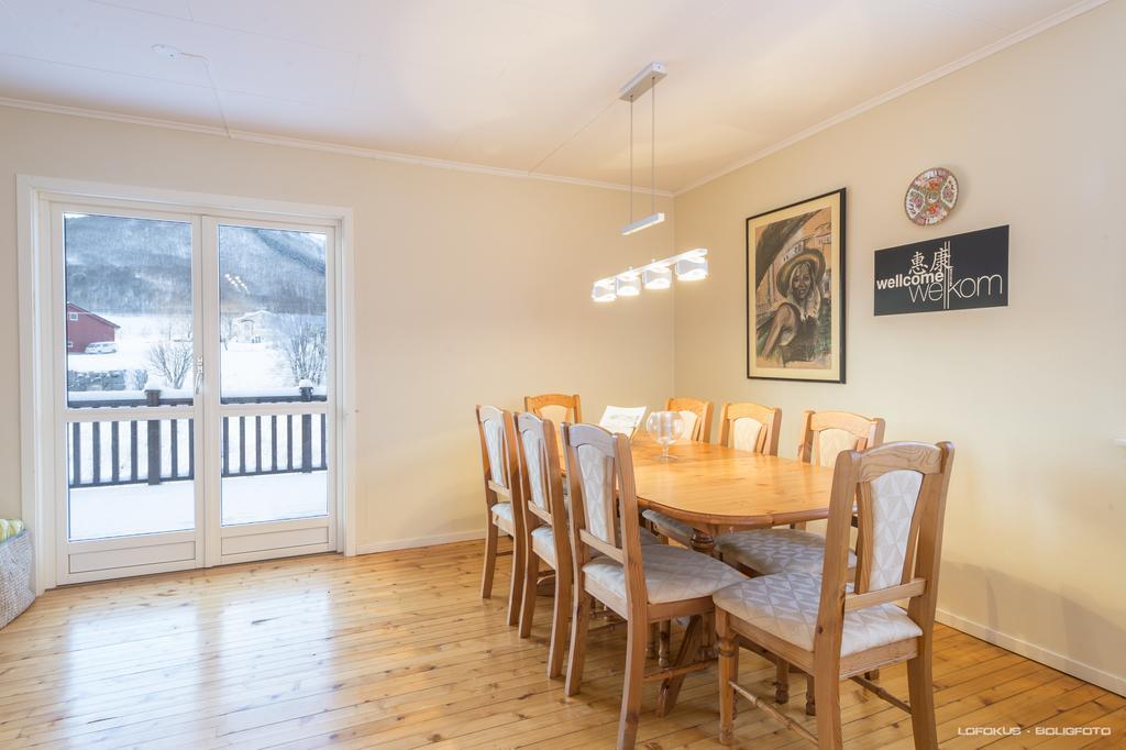 Midt I Lofoten Alstad  Rum bild